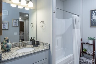 1BR, 1BA - A1 - Woodland Park