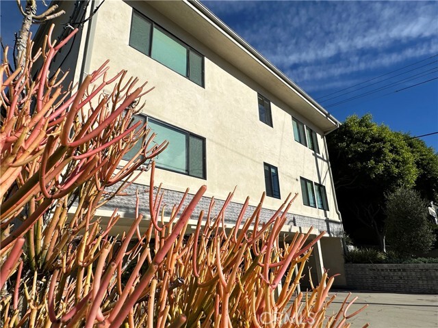 Building Photo - 301 Ashland Ave