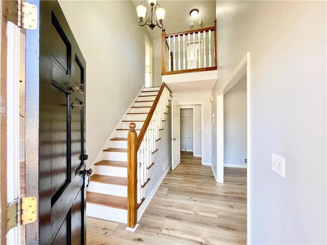 Foto del edificio - 1721 Emerson Ct NE