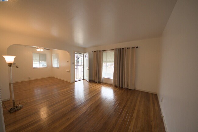 Foto del edificio - 9601 Coral Rd