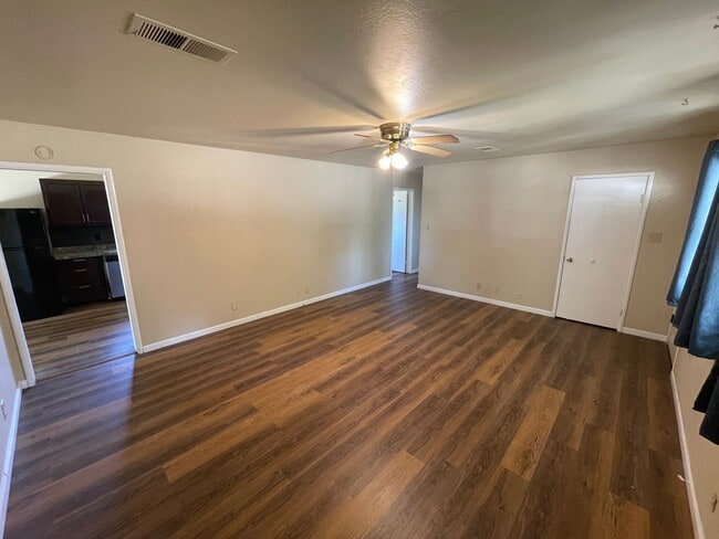 Building Photo - 3 Bedroom, 2 bath home in Chico, Just off the Esplanade, Excellent Location, Large Backyard