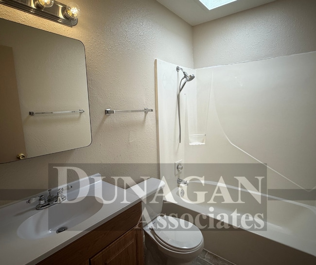 Foto del edificio - 8/27 @3:30PM SCHEDULED SHOWING 2 Bedroom 2...