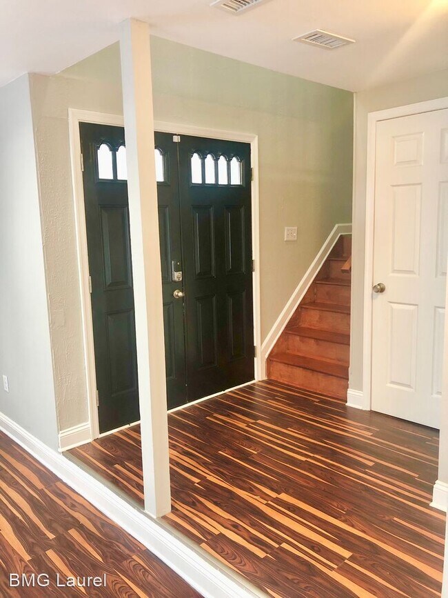 Building Photo - 3 br, 1.5 bath House - 15903 Perkins Ln