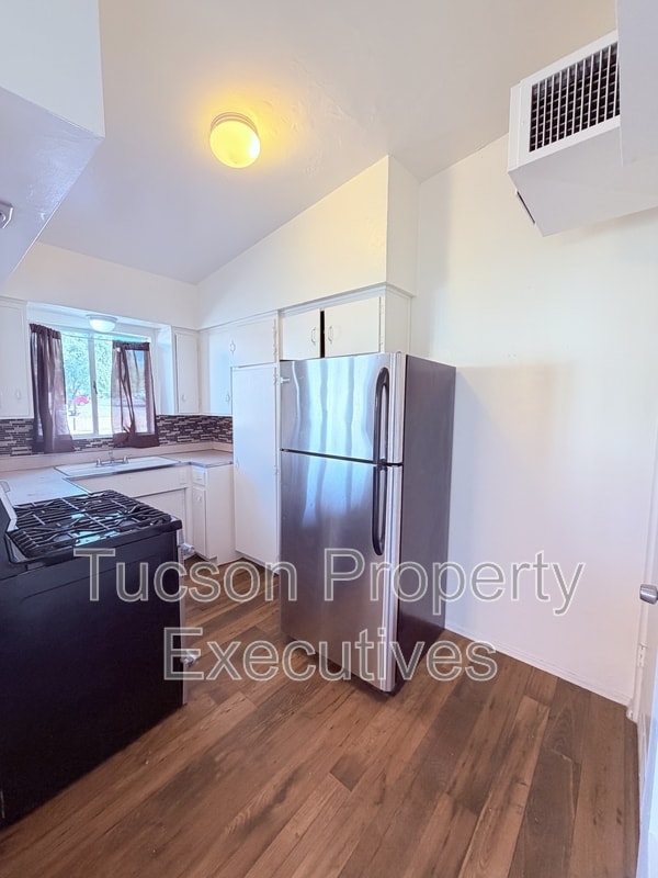 Foto del edificio - 1603 N Highland Ave