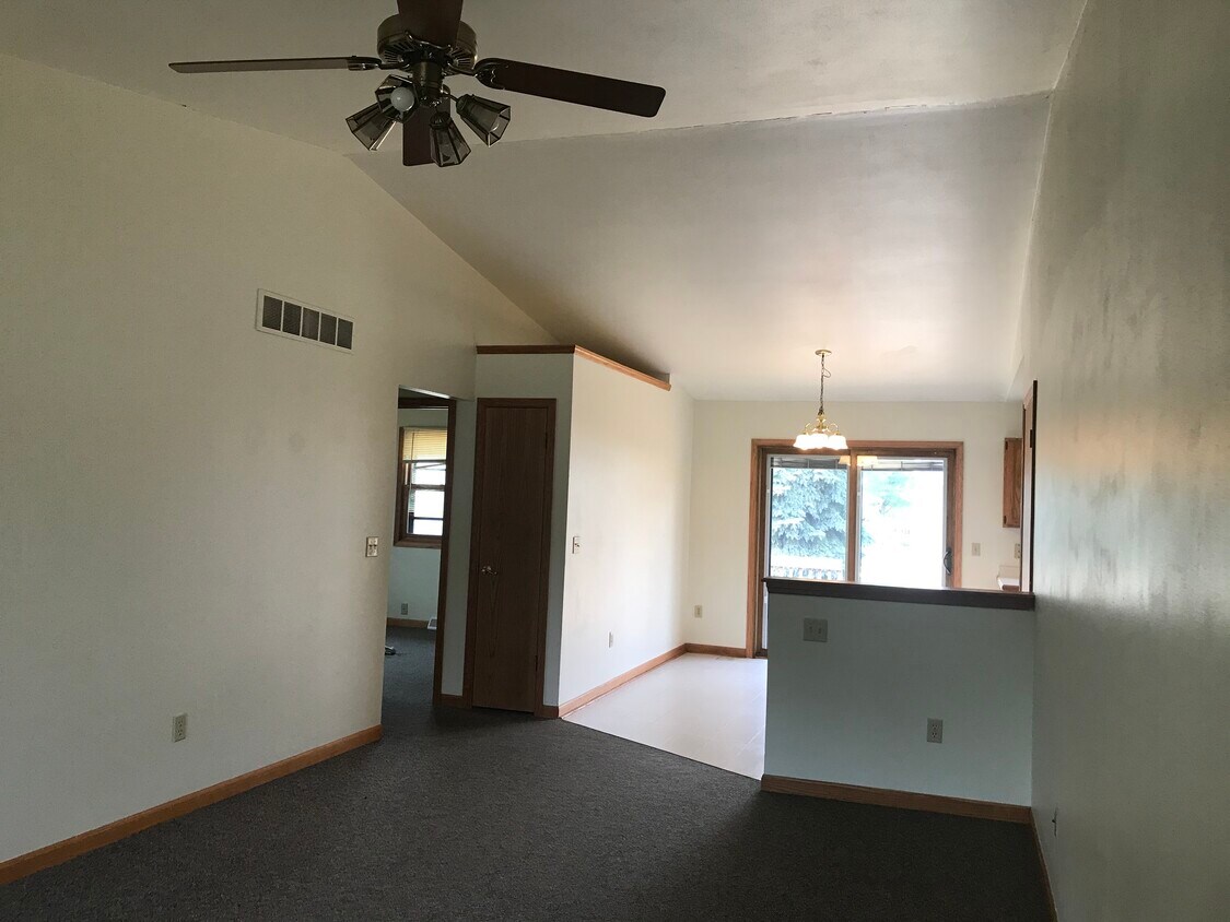 Living room /Dining room - 1120 Marcia Ave