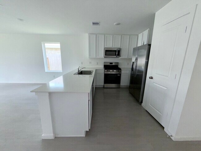 Building Photo - 6611 Water Oak Grn Ln