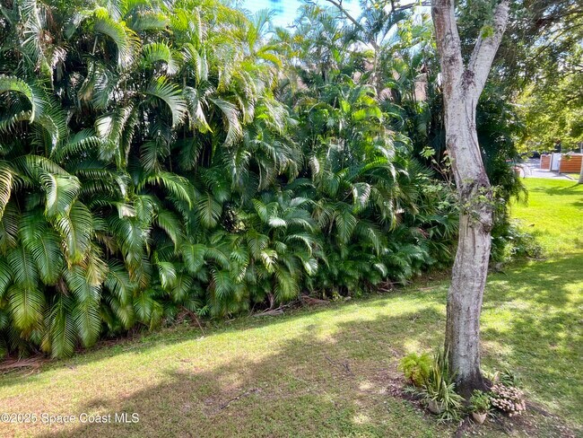 Foto del edificio - 2369 Golf Lake Cir