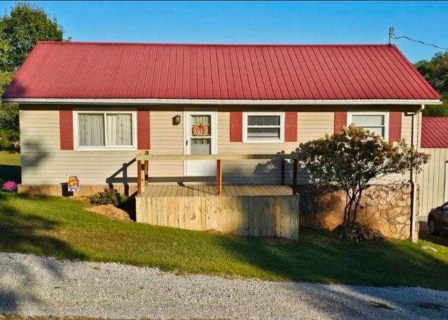 Building Photo - 5125 Cardinal Dr NW