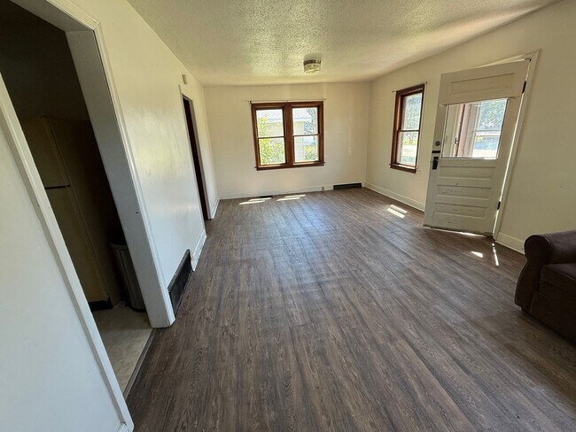 Foto del edificio - 182 3rd St NE