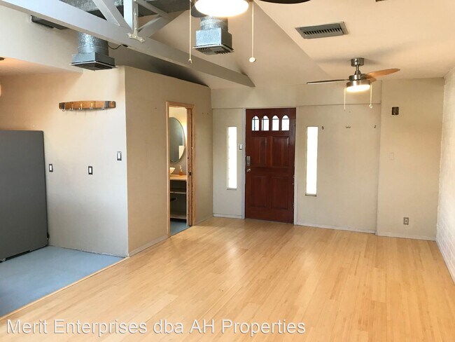 Building Photo - 4 br, 3 bath House - 103 W PALMDALE DR