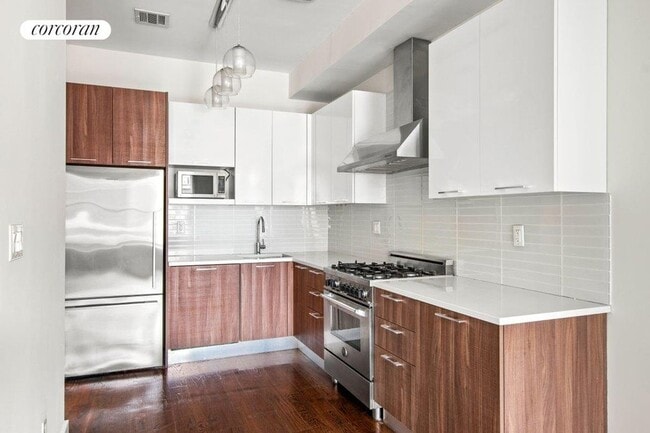 Building Photo - 155 W 126th St