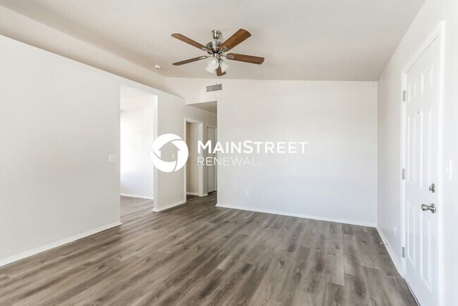 Building Photo - 4 Bedroom Pet-Friendly Home in TUCSON, AZ with Main Street Renewal