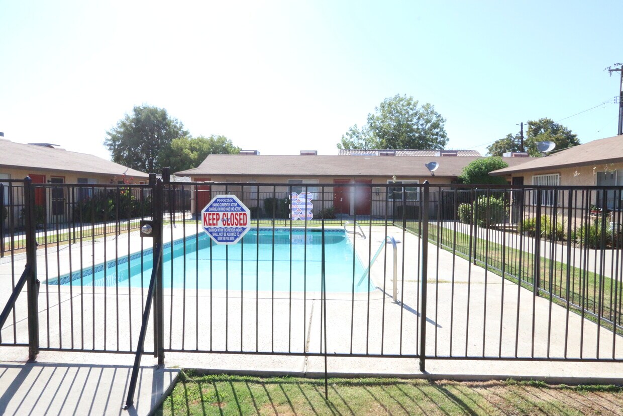 Primary Photo - 1230 Flower St