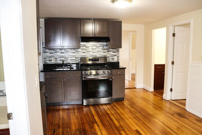 Foto del edificio - 9 Forest Ave Ct