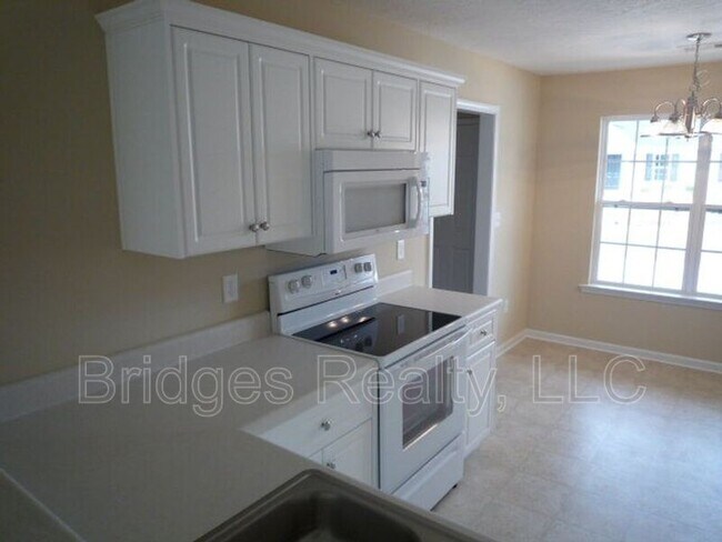 Building Photo - 1815 Honeysuckle Way