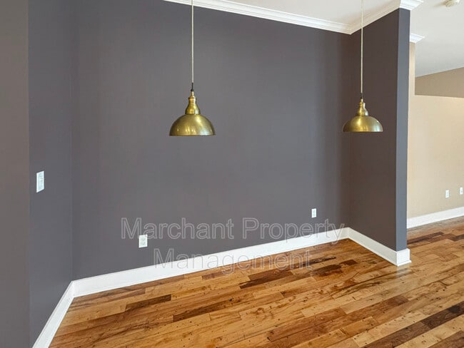 Building Photo - 101 W Court St