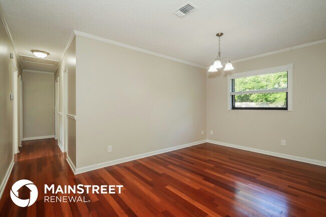 Foto del edificio - 1706 Grove Park Dr