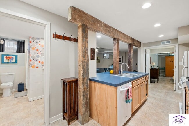 Photo - 132N33RD Apartment