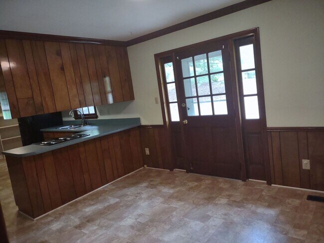 Foto del edificio - Comfort & Convenience: This Beautiful Home...