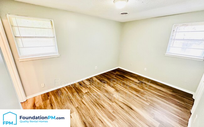 Building Photo - 3366 Lone Rock Dr