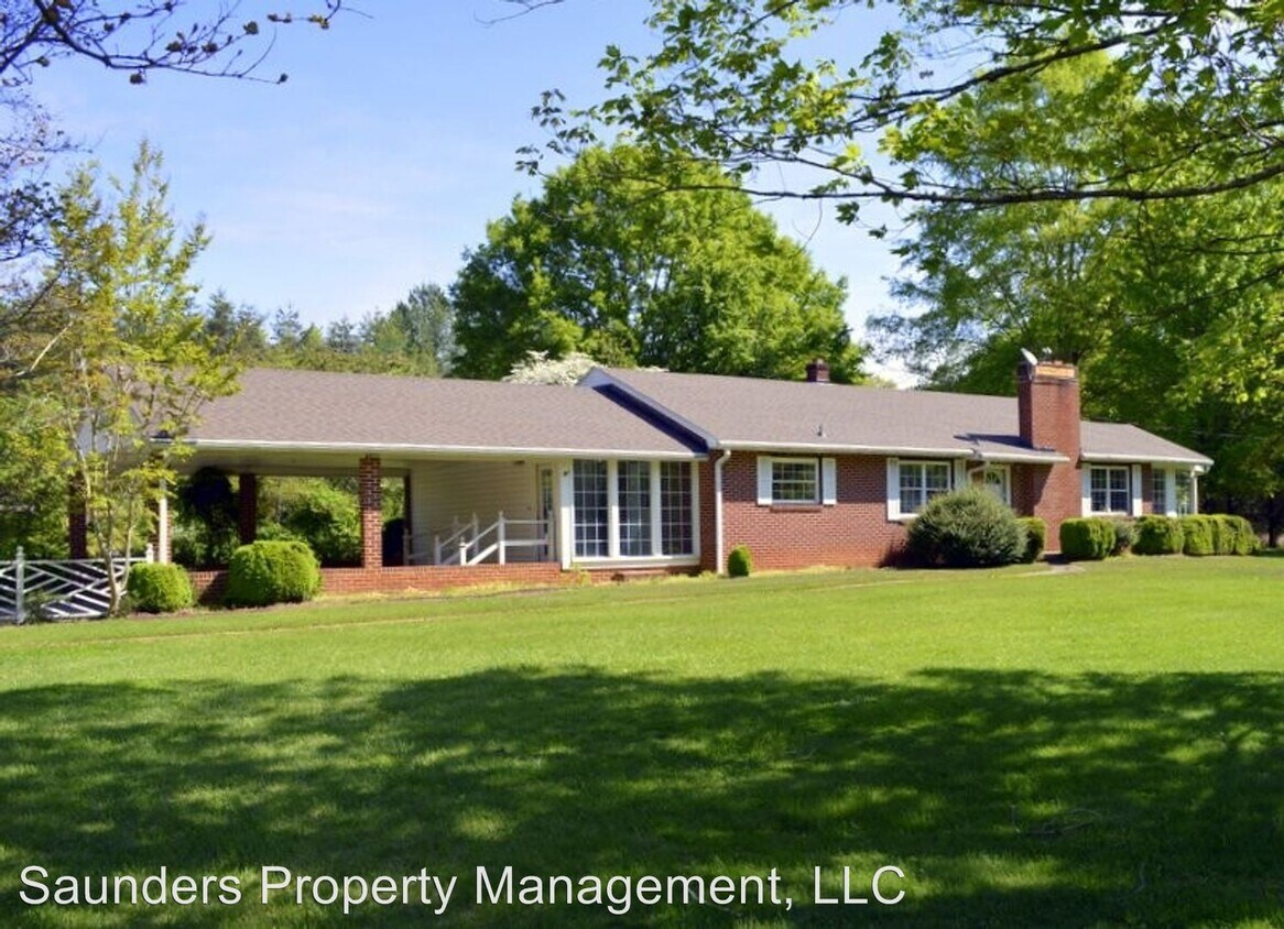 Primary Photo - 3 br, 1 bath House - 4011 Rolling Hill Dr