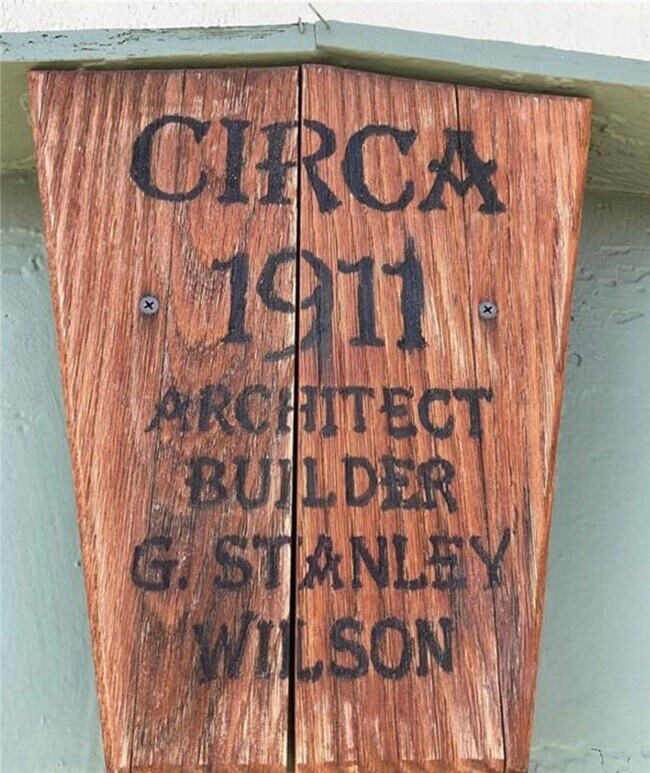 Foto del edificio - 4209 Jurupa Ave