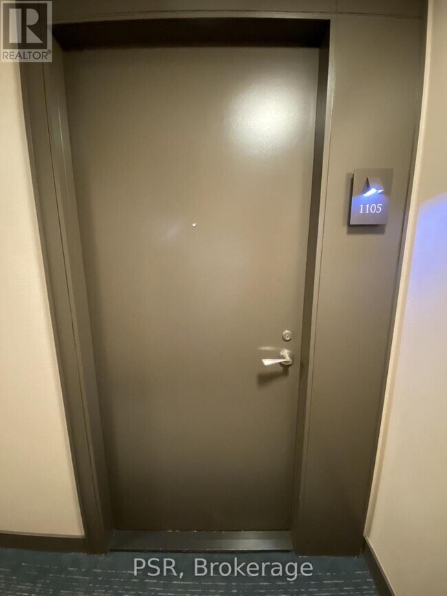 Photo du bâtiment - 2240 Lake Shore Blvd W