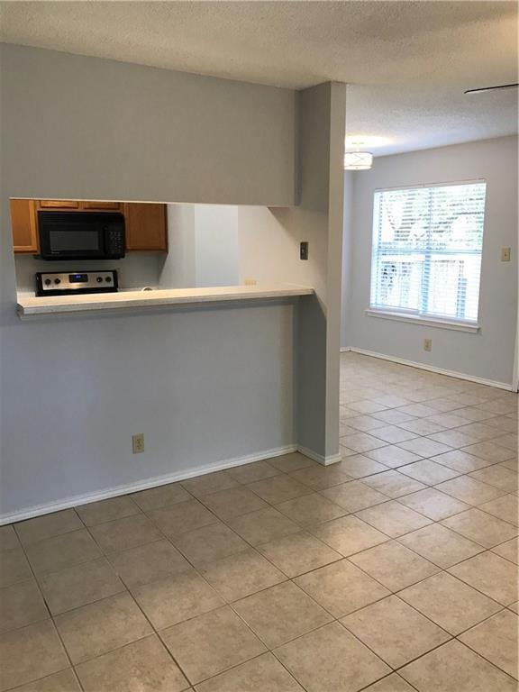 Foto del edificio - 5908 Parkwood Dr