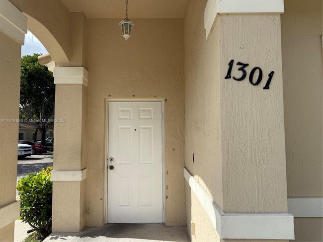 Building Photo - 13232 Old Biscayne Dr