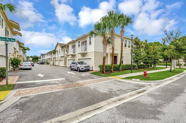 Foto del edificio - 91 Palm Ln