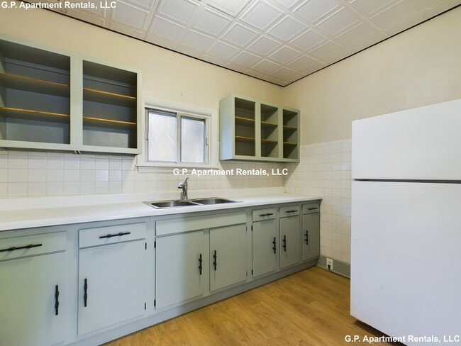 Building Photo - 17 Argy Ter
