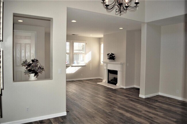 Foto del edificio - 4890 Peninsula Point Dr