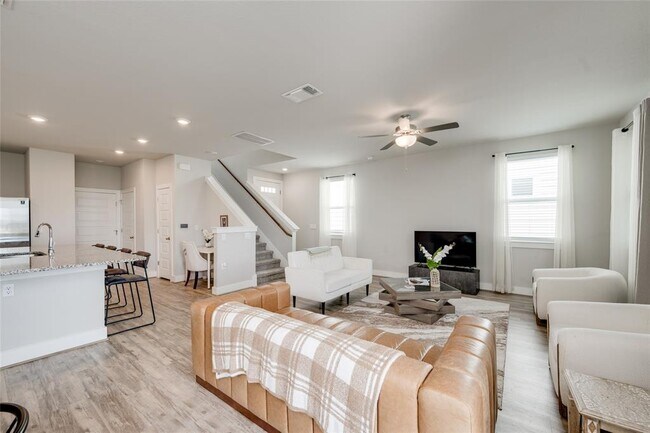Foto del edificio - 7310 Harmony Shoals Bnd