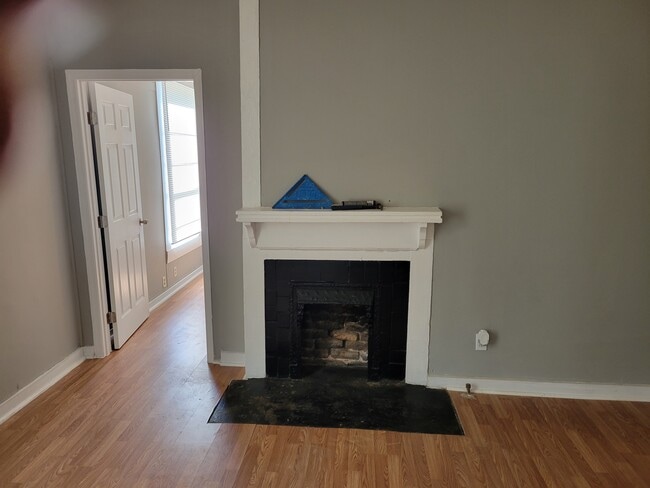 Building Photo - 324 57th St