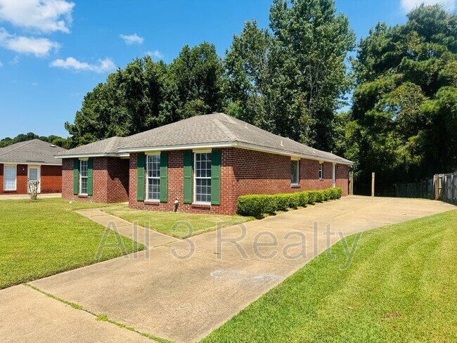 Building Photo - 6965 Oak Side Dr
