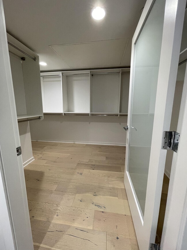 Building Photo - 4240 Laurel Canyon Blvd