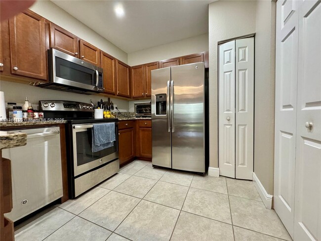 Building Photo - 8740 NW 97th Ave