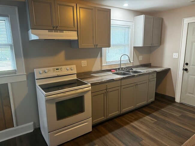 Foto del edificio - 618 Elizabeth Ave