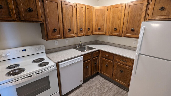 Building Photo - Mainstreet Fairmont Village Apartments