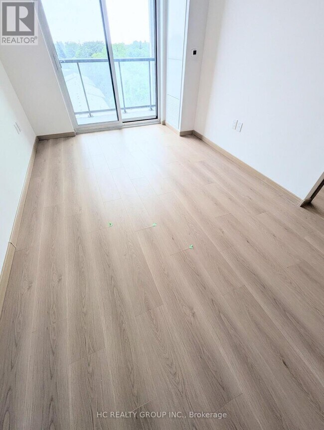 Photo du bâtiment - 3421 Sheppard Ave E