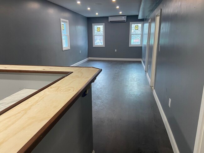 Building Photo - 189 E 89th St
