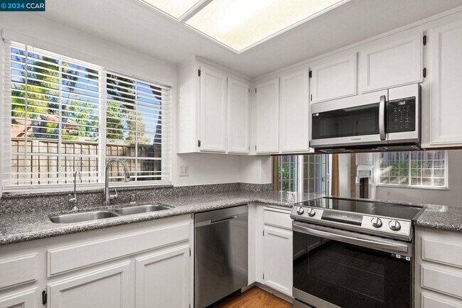 Foto del edificio - 38686 Stonington Terrace