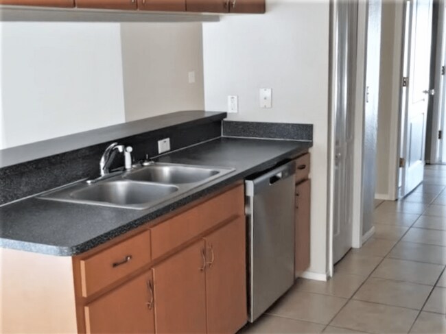 Foto del edificio - 1749 James Pointe Dr