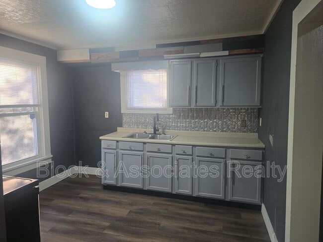 Building Photo - 222 Liberty Rd