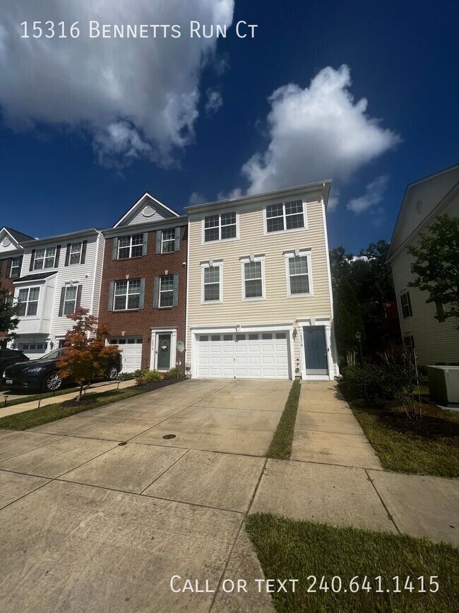 Foto del edificio - 15316 Bennetts Run Ct