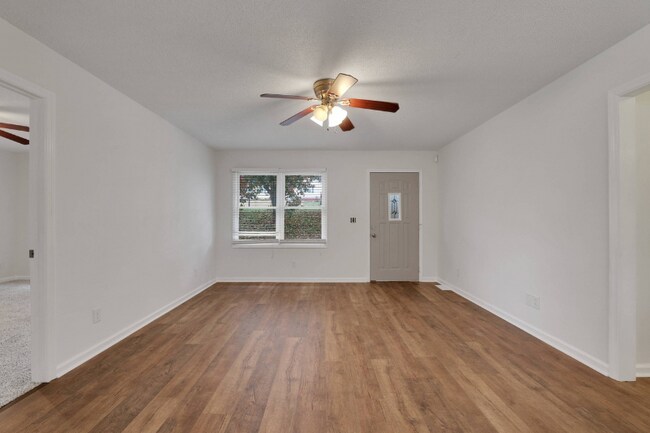 Building Photo - 315 Malibu Canyon Dr