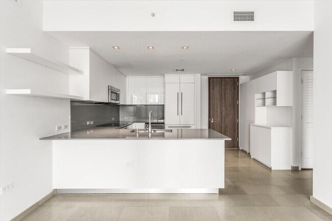Foto del edificio - 68 SE 6th St