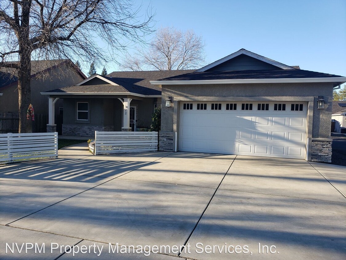 Primary Photo - 3 br, 2 bath House - 822 W 11th Avenue
