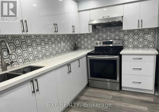 Building Photo - 2054 Kingsridge Dr