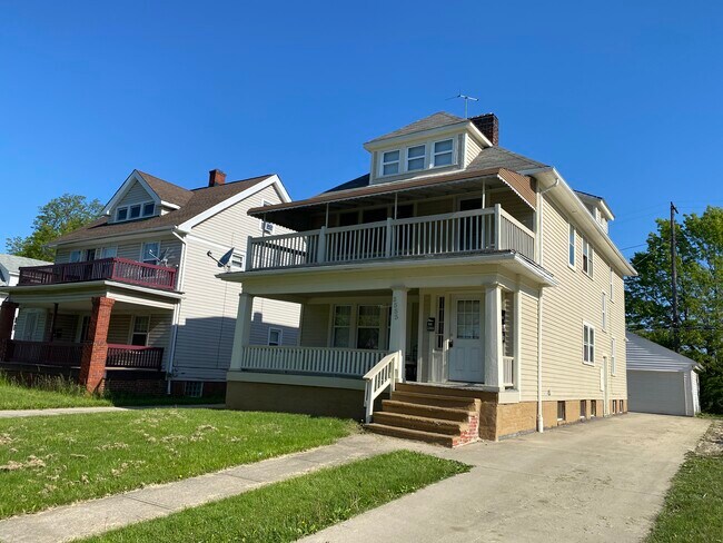 Building Photo - 3333 Desota Ave